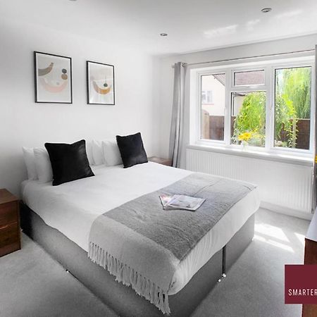 Sunninghill Village - 2 Bed - Parking And Garden Аскот Экстерьер фото